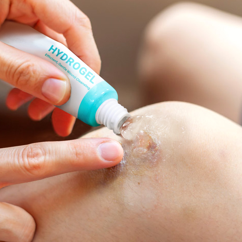 Hydrogel dressing maintaining optimal moisture balance in wound care