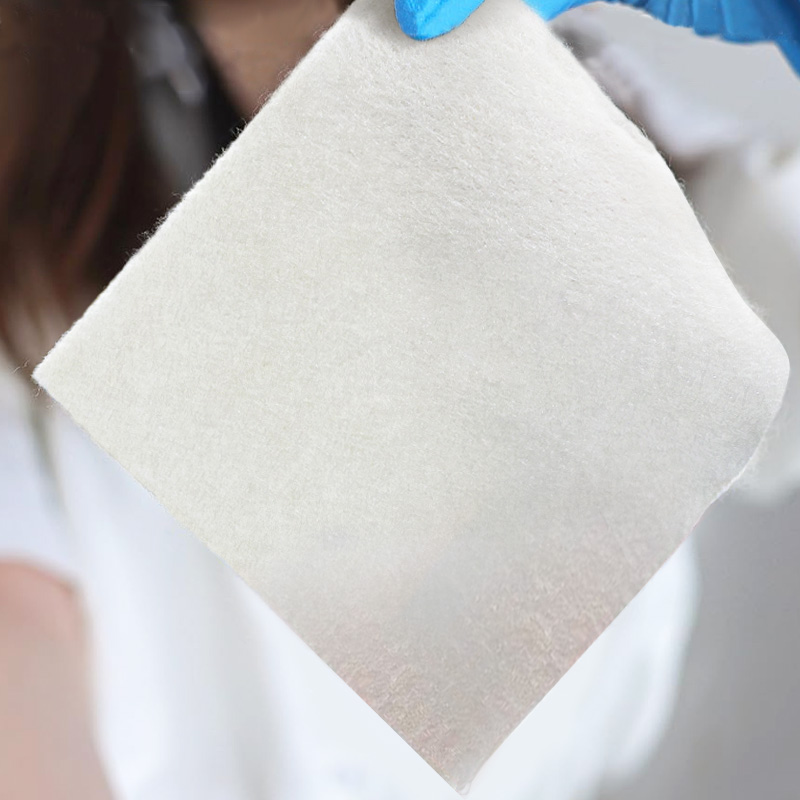 Wound dressing forming a soft gel when in contact with exudate