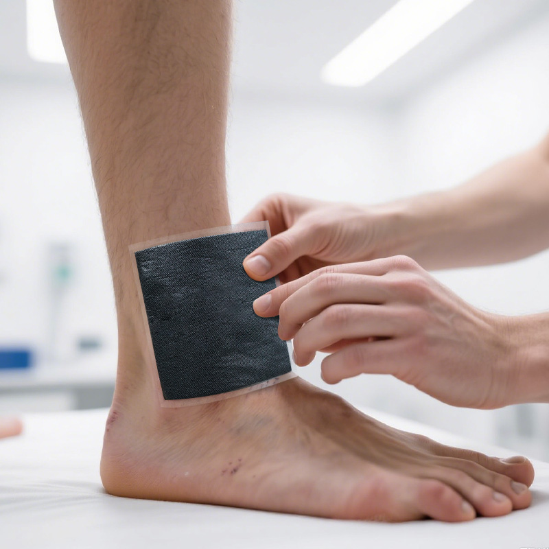 Easy-to-apply non-adhesive dressing for sensitive or irregular wound areas